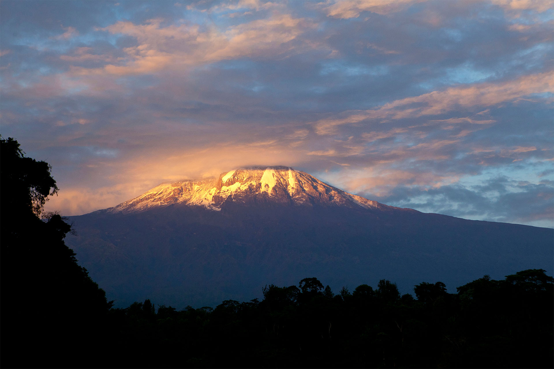 11-days-climbing-kilimanjaro-northern-circuit-route-l-tanzania-specialist