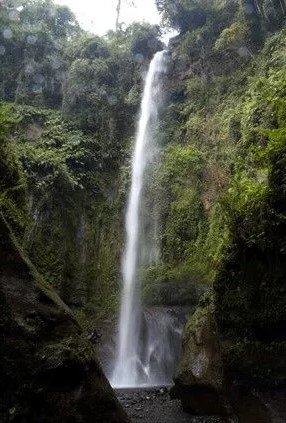 Hike to the Mount Meru Waterfalls | Tanzania Specialist